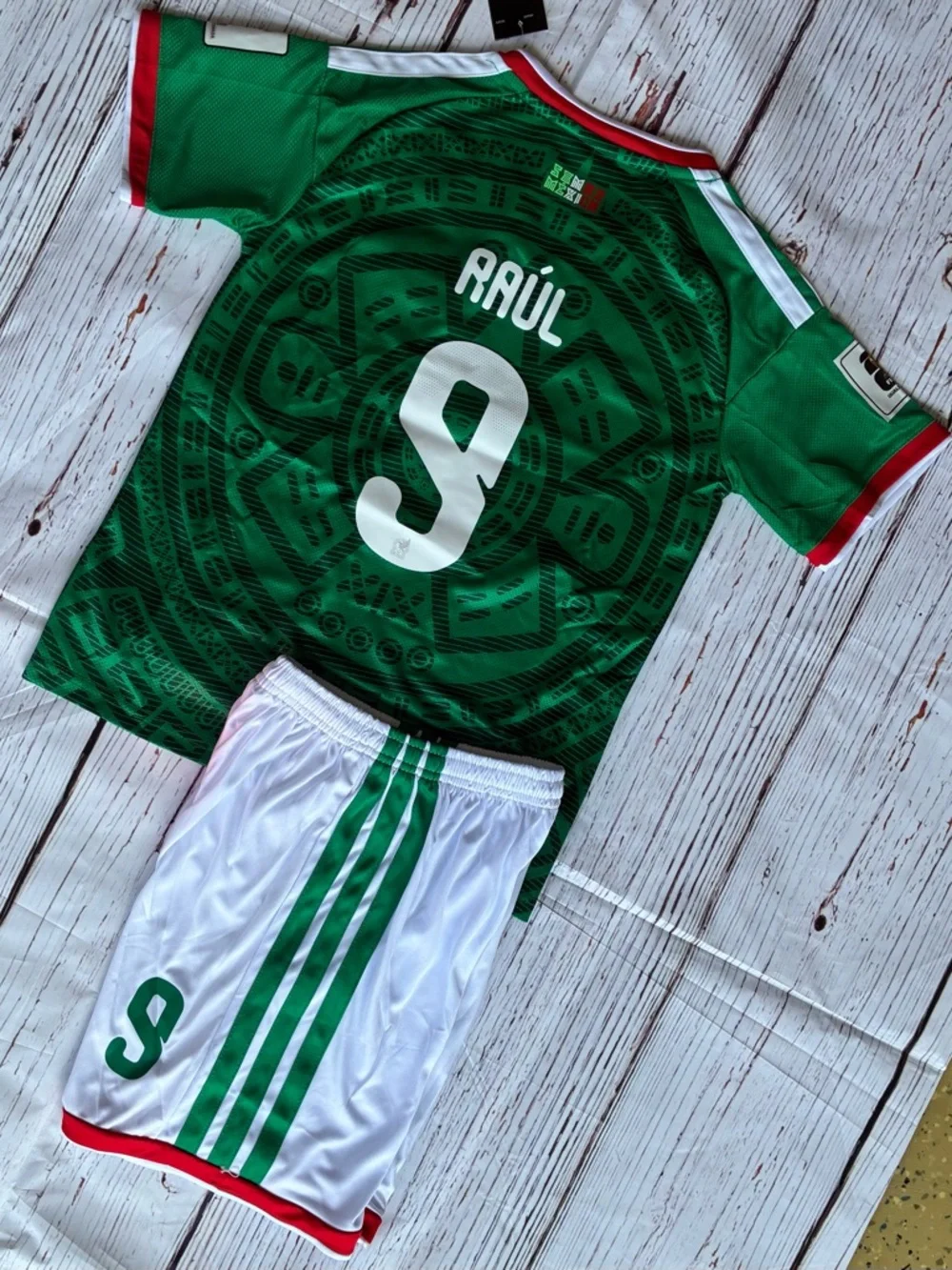 México Home Raul Jimenez #9 Set For Kids - Picture 4 of 5